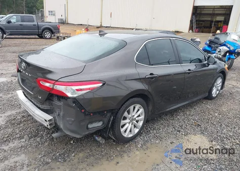 2019 Toyota Camry Le z USA, uszkodzony, nr VIN 4T1B11HK0KU178953